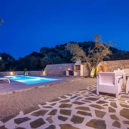 Dream White Villa *